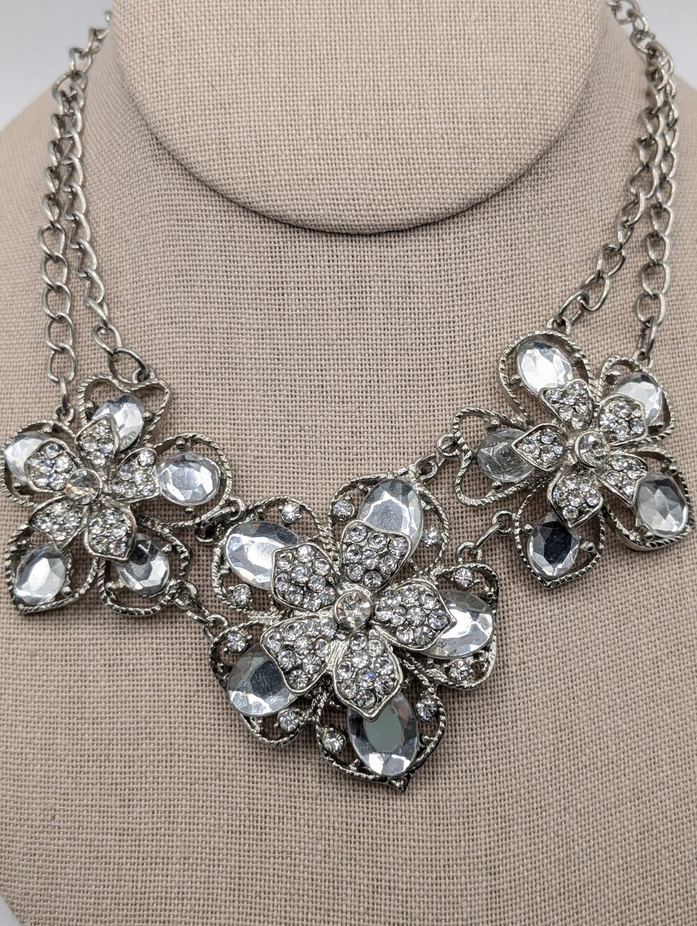 Statement Floral Rhinestone & Acrylic Crystal Necklace Silver Tone Bib Necklace